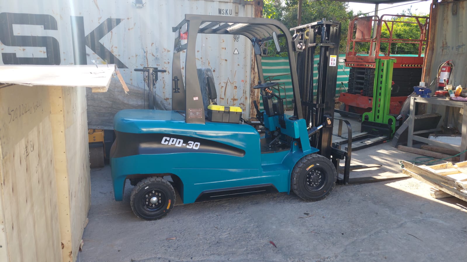 GRUA HORQUILLA ELECTRICA